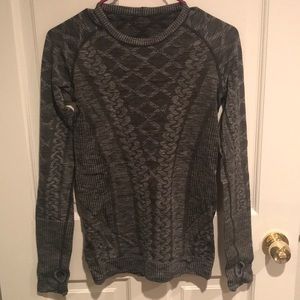 Patterned lululemon long sleeve!